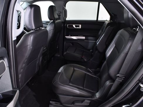 Used 2023 Ford Explorer XLT w/ Equipment Group 202A image 16