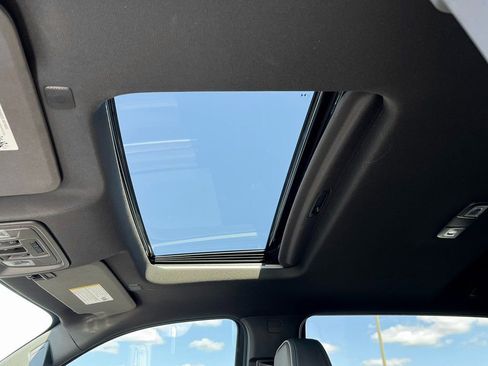 Used 2024 GMC Sierra 2500 Denali image 6