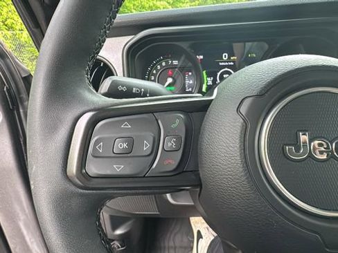 Used 2025 Jeep Wrangler Unlimited Sport S 4xe AWD/4WD image 18