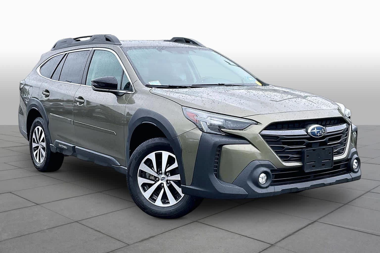 Used 2023 Subaru Outback Premium AWD/4WD image 2