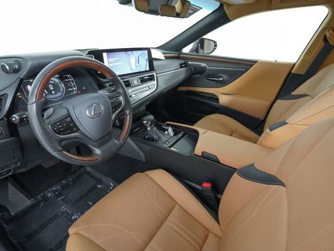 Certified 2025 Lexus ES 300h Ultra Luxury image 9