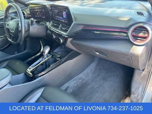 Used 2024 Chevrolet Trax RS w/ Sunroof Package FWD image 27