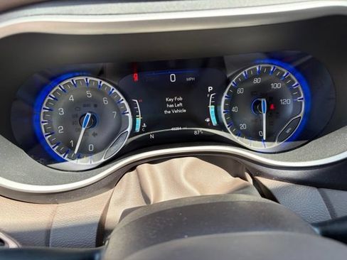Used 2020 Chrysler Pacifica Touring-L Plus w/ Advanced Safetytec Group FWD image 35