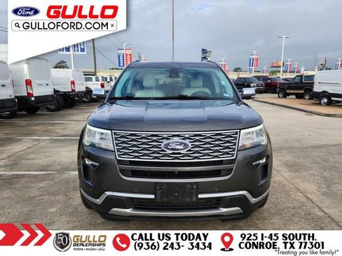 Used 2018 Ford Explorer Platinum image 2