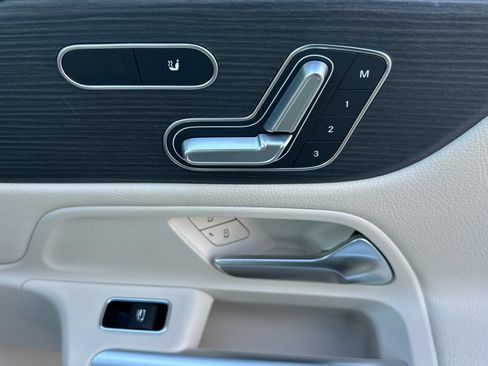 Certified 2023 Mercedes-Benz GLB 250 image 22
