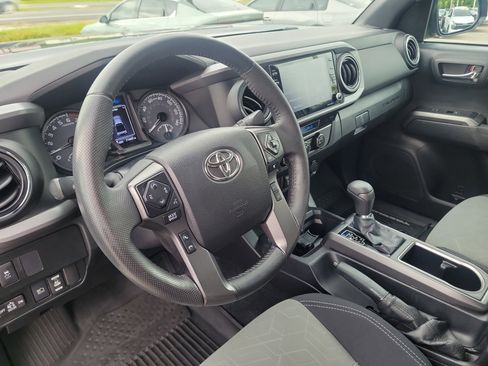 Used 2021 Toyota Tacoma TRD Off-Road w/ Technology Package AWD/4WD image 21