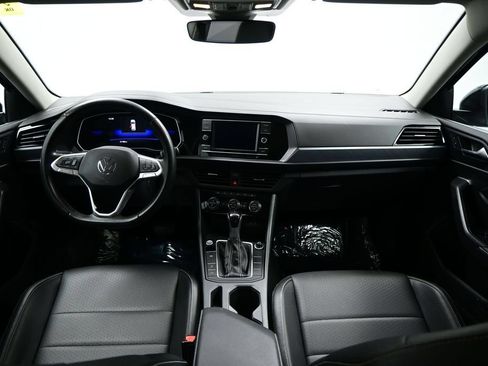 Used 2024 Volkswagen Jetta SE FWD image 10