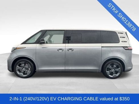 Used 2025 Volkswagen ID. Buzz 1st Edition image 4