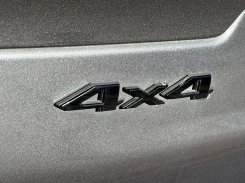 Used 2023 Jeep Grand Cherokee L Laredo image 14