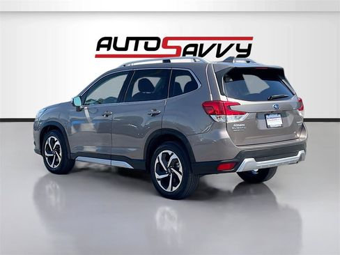 Used 2022 Subaru Forester Touring image 5