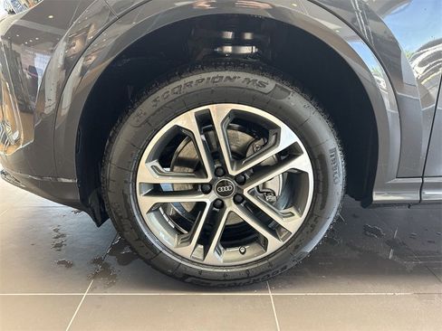 New 2025 Audi Q5 Premium image 10
