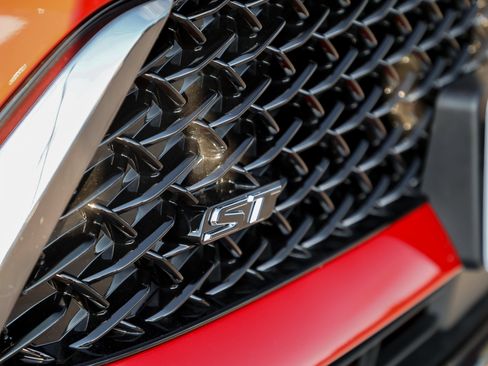 New 2025 Buick Envision Sport Touring image 4