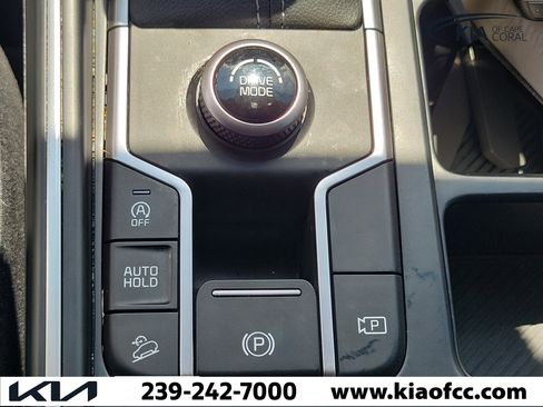 Certified 2025 Kia Sorento LX FWD image 29