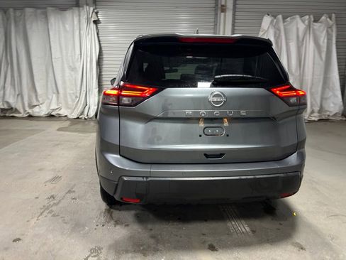 Used 2025 Nissan Rogue SV FWD image 6