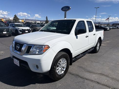 Used 2016 Nissan Frontier SV image 1