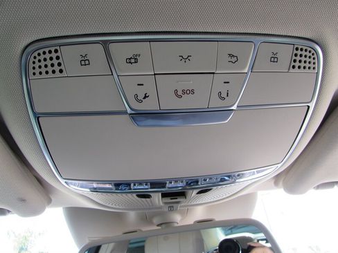 Used 2017 Mercedes-Benz S 550 Sedan image 23