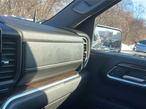 Used 2024 GMC Sierra 1500 Elevation image 17