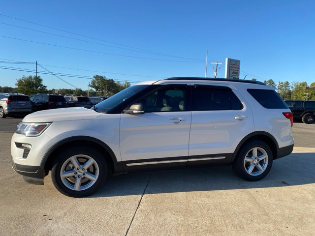 Used 2019 Ford Explorer XLT w/ Equipment Group 202A FWD image 3