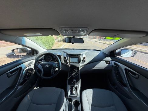 Used 2015 Hyundai Elantra SE FWD image 13