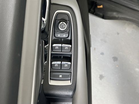 Used 2023 Subaru Outback Limited image 18