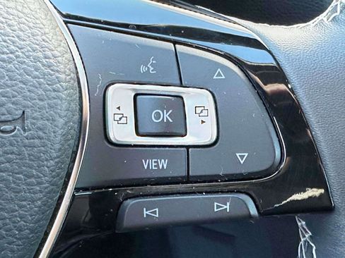 Used 2021 Volkswagen Tiguan SE w/ Panoramic Sunroof Package image 24