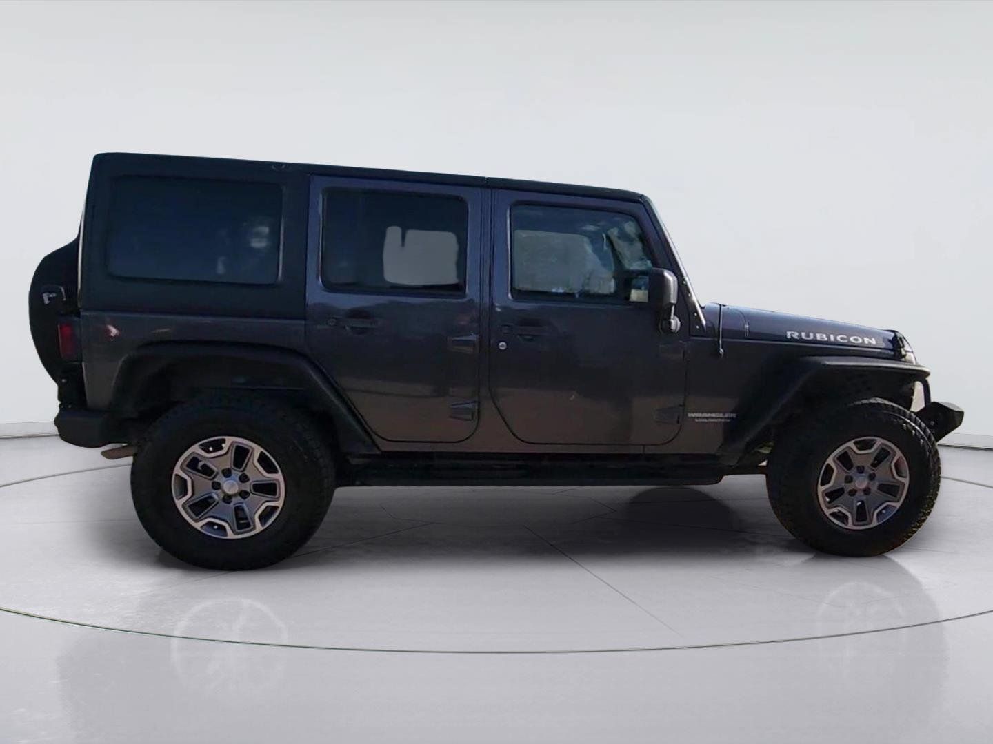 Used 2017 Jeep Wrangler Unlimited Rubicon w/ Connectivity Group AWD/4WD image 9