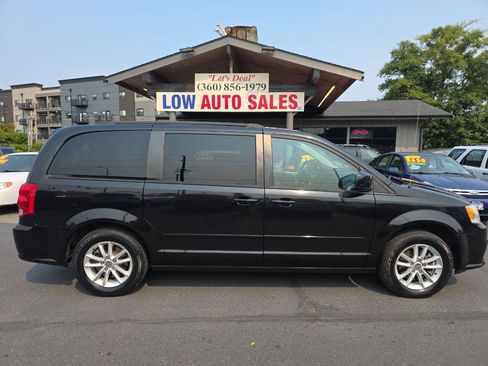 Used 2014 Dodge Grand Caravan SXT FWD image 2