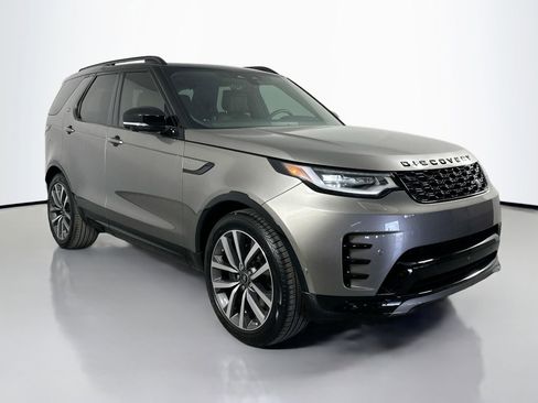 Certified 2024 Land Rover Discovery Dynamic SE image 3