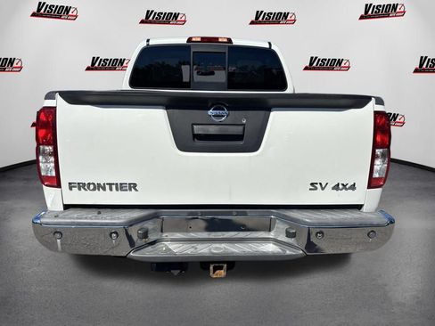 Used 2016 Nissan Frontier SV w/ SV Value Truck Package AWD/4WD image 6