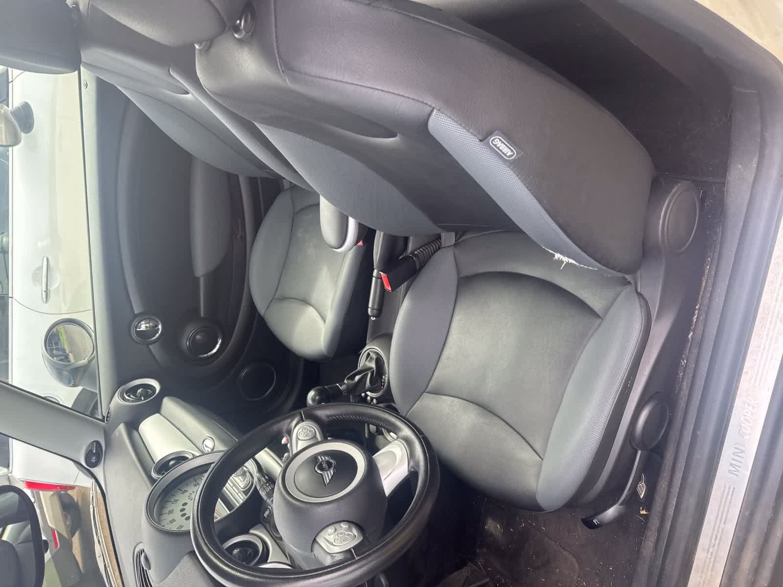 Used 2010 MINI Cooper Hardtop FWD image 3