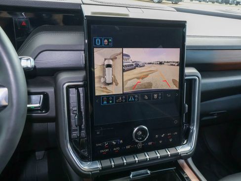 Used 2025 GMC Yukon XL Denali w/ Denali Reserve Package AWD/4WD image 23