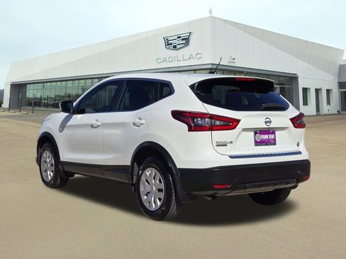Used 2020 Nissan Rogue Sport S image 4