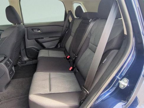 Used 2025 Nissan Rogue SV FWD image 10