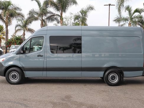Used 2021 Mercedes-Benz Sprinter 2500 image 5