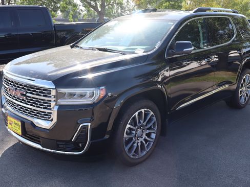 Used 2023 GMC Acadia Denali w/ Denali Technology Package AWD/4WD image 3