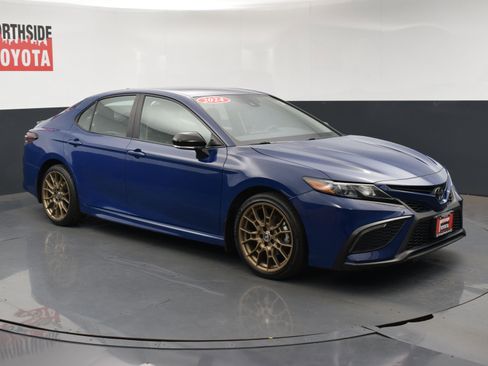 Used 2024 Toyota Camry SE w/ Convenience Package image 6
