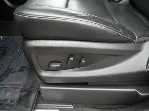 Used 2018 Chevrolet Tahoe Premier image 15