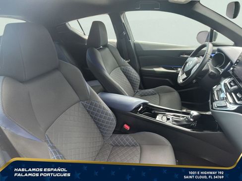 Used 2021 Toyota C-HR XLE FWD image 31