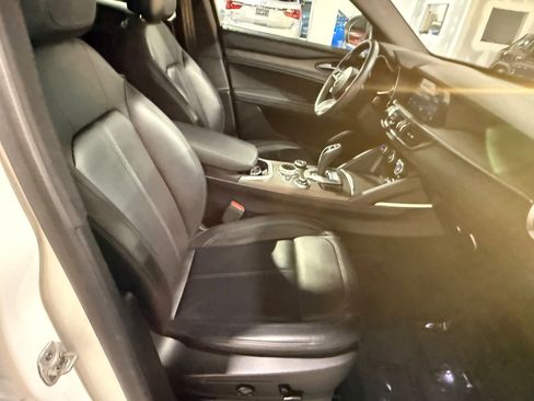 Used 2022 Alfa Romeo Stelvio Ti image 34
