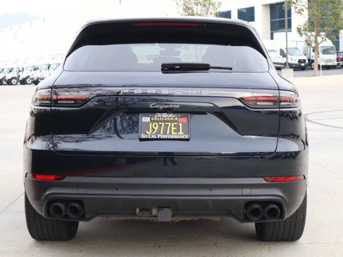 Used 2023 Porsche Cayenne Platinum Edition image 19