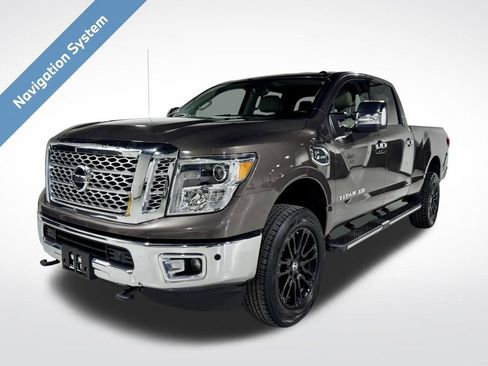 Used 2016 Nissan Titan SL image 1