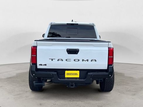 Used 2024 Toyota Tacoma TRD Off-Road w/ TRD Off Road Upgrade Package AWD/4WD image 4