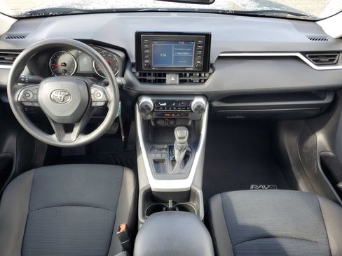 Used 2022 Toyota RAV4 LE FWD image 13