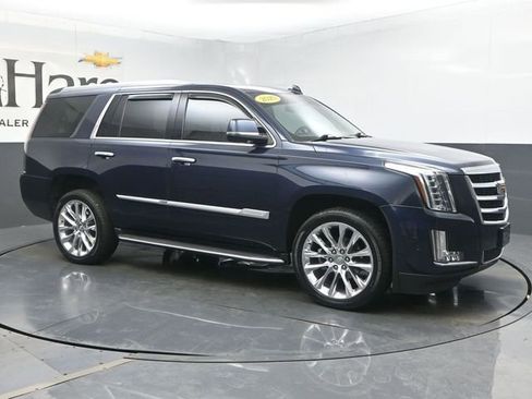 Used 2020 Cadillac Escalade Luxury AWD/4WD image 6