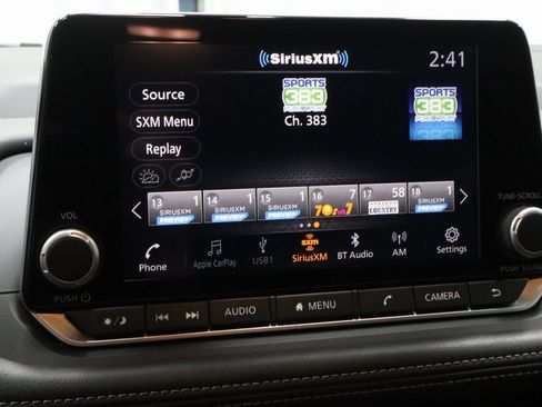 Certified 2025 Nissan Rogue SV image 2