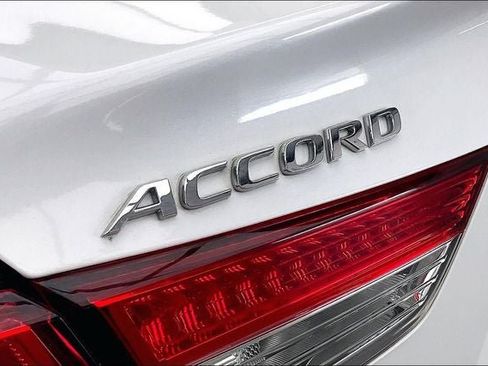 Used 2019 Honda Accord LX image 9