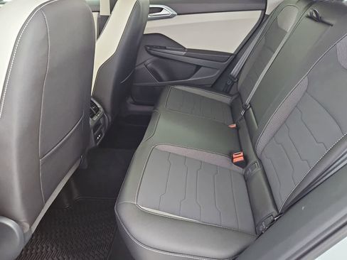 New 2026 Volkswagen Taos SE AWD/4WD image 20
