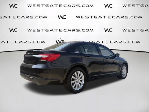 Used 2012 Chrysler 200 Touring FWD image 10