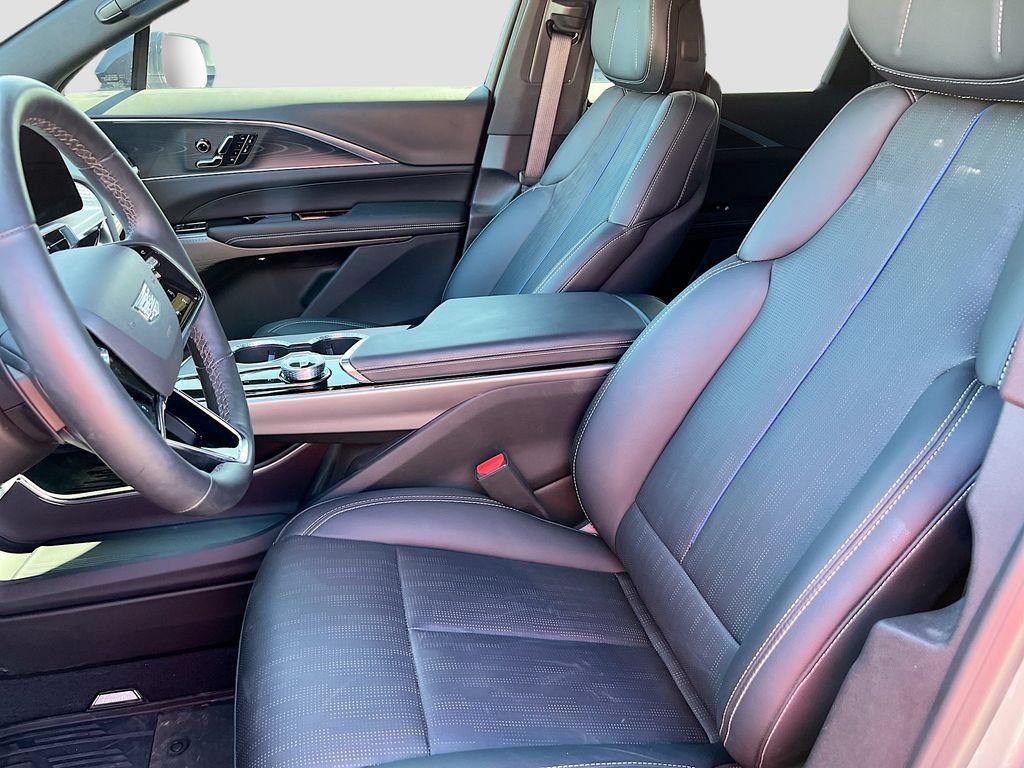 Used 2025 Cadillac Lyriq Sport RWD image 20