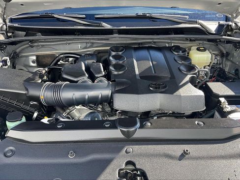 Used 2018 Toyota 4Runner TRD Off-Road image 13